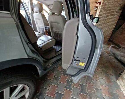 Серый Вольво ХС90, объемом двигателя 2.2 л и пробегом 267 тыс. км за 8900 $, фото 1 на Automoto.ua