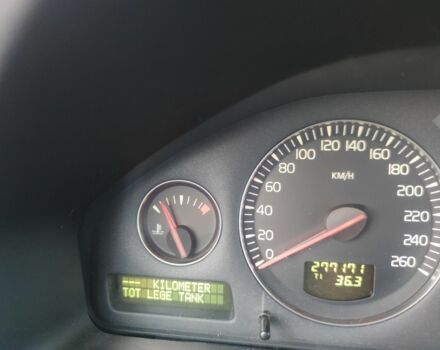 Серый Вольво ХС90, объемом двигателя 2.4 л и пробегом 195 тыс. км за 3800 $, фото 4 на Automoto.ua