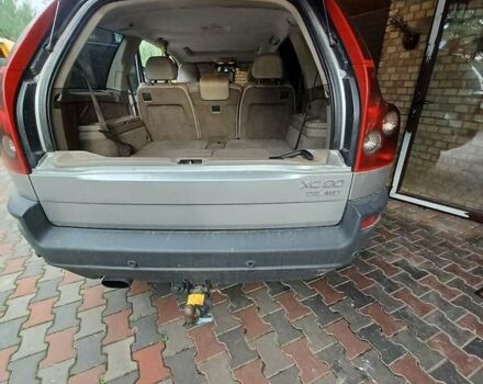 Серый Вольво ХС90, объемом двигателя 2.2 л и пробегом 267 тыс. км за 8900 $, фото 2 на Automoto.ua