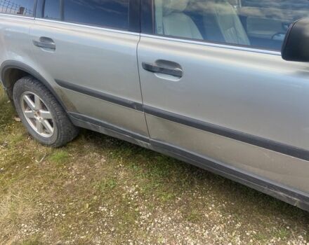 Серый Вольво ХС90, объемом двигателя 2.4 л и пробегом 390 тыс. км за 4557 $, фото 2 на Automoto.ua