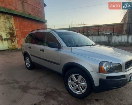 Серый Вольво ХС90, объемом двигателя 2.4 л и пробегом 417 тыс. км за 11000 $, фото 3 на Automoto.ua