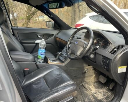 Серый Вольво ХС90, объемом двигателя 2.4 л и пробегом 210 тыс. км за 5500 $, фото 1 на Automoto.ua