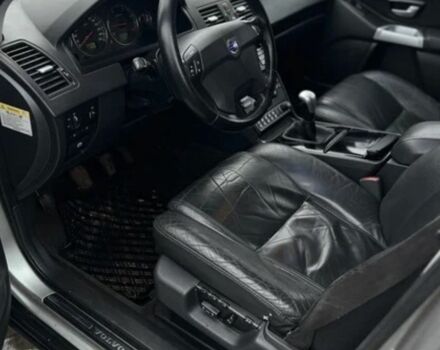 Серый Вольво ХС90, объемом двигателя 2.4 л и пробегом 249 тыс. км за 2610 $, фото 8 на Automoto.ua