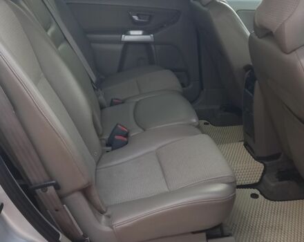 Серый Вольво ХС90, объемом двигателя 2.4 л и пробегом 417 тыс. км за 10500 $, фото 6 на Automoto.ua