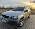 Серый Вольво ХС90, объемом двигателя 2.4 л и пробегом 400 тыс. км за 9200 $, фото 1 на Automoto.ua