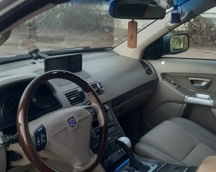 Серый Вольво ХС90, объемом двигателя 2.4 л и пробегом 417 тыс. км за 10500 $, фото 7 на Automoto.ua