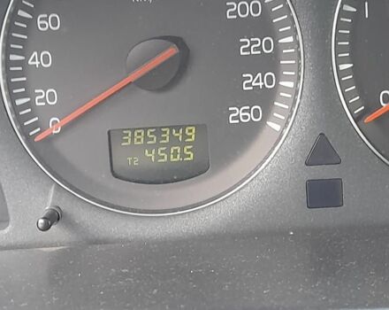 Серый Вольво ХС90, объемом двигателя 2.4 л и пробегом 385 тыс. км за 7000 $, фото 7 на Automoto.ua