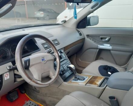 Серый Вольво ХС90, объемом двигателя 2.4 л и пробегом 385 тыс. км за 7000 $, фото 3 на Automoto.ua