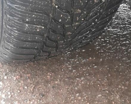 Серый Вольво ХС90, объемом двигателя 2.4 л и пробегом 200 тыс. км за 6062 $, фото 3 на Automoto.ua