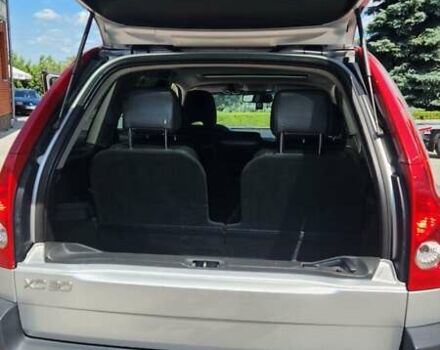 Серый Вольво ХС90, объемом двигателя 2.4 л и пробегом 400 тыс. км за 11000 $, фото 14 на Automoto.ua