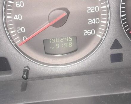 Серый Вольво ХС90, объемом двигателя 2.4 л и пробегом 200 тыс. км за 6062 $, фото 7 на Automoto.ua