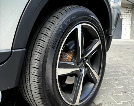 Сірий Вольво ХС90, об'ємом двигуна 2.4 л та пробігом 320 тис. км за 5400 $, фото 9 на Automoto.ua