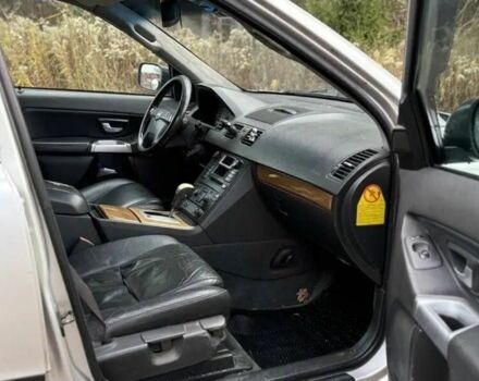 Серый Вольво ХС90, объемом двигателя 2.4 л и пробегом 220 тыс. км за 2845 $, фото 5 на Automoto.ua