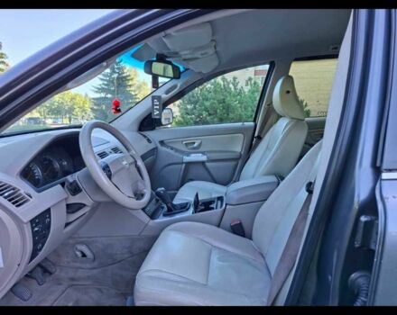 Сірий Вольво ХС90, об'ємом двигуна 2.4 л та пробігом 370 тис. км за 7900 $, фото 4 на Automoto.ua