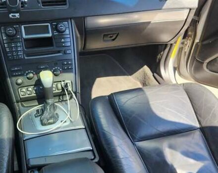 Серый Вольво ХС90, объемом двигателя 2.4 л и пробегом 400 тыс. км за 11000 $, фото 11 на Automoto.ua