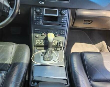 Серый Вольво ХС90, объемом двигателя 2.4 л и пробегом 400 тыс. км за 11000 $, фото 12 на Automoto.ua