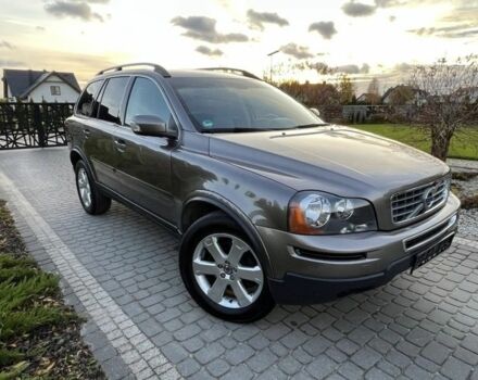 Серый Вольво ХС90, объемом двигателя 2.4 л и пробегом 230 тыс. км за 3200 $, фото 1 на Automoto.ua