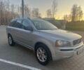 Серый Вольво ХС90, объемом двигателя 2.4 л и пробегом 370 тыс. км за 5600 $, фото 1 на Automoto.ua