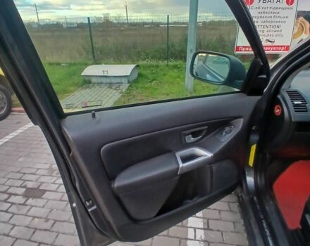 Серый Вольво ХС90, объемом двигателя 2.5 л и пробегом 20 тыс. км за 4300 $, фото 6 на Automoto.ua