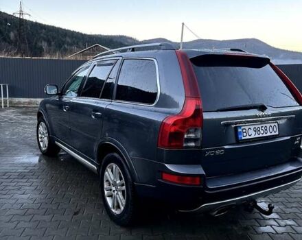 Серый Вольво ХС90, объемом двигателя 2.4 л и пробегом 402 тыс. км за 10350 $, фото 2 на Automoto.ua