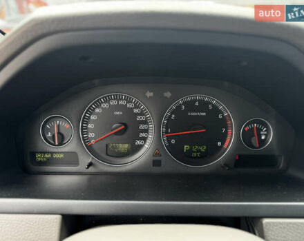 Сірий Вольво ХС90, об'ємом двигуна 4.4 л та пробігом 277 тис. км за 12500 $, фото 16 на Automoto.ua