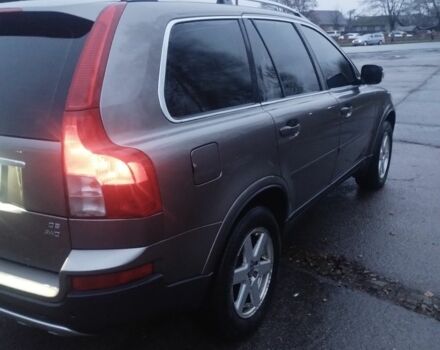 Серый Вольво ХС90, объемом двигателя 2 л и пробегом 320 тыс. км за 6100 $, фото 1 на Automoto.ua