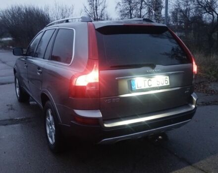 Серый Вольво ХС90, объемом двигателя 2 л и пробегом 320 тыс. км за 6100 $, фото 3 на Automoto.ua