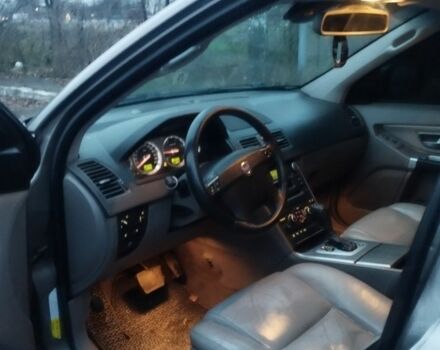 Серый Вольво ХС90, объемом двигателя 2 л и пробегом 320 тыс. км за 6100 $, фото 5 на Automoto.ua