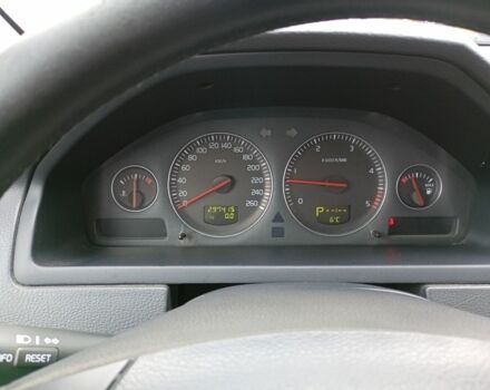 Серый Вольво ХС90, объемом двигателя 2.4 л и пробегом 297 тыс. км за 7500 $, фото 4 на Automoto.ua