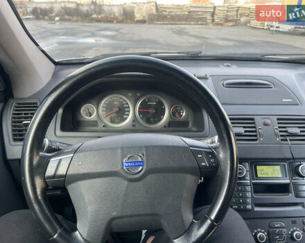 Серый Вольво ХС90, объемом двигателя 2.4 л и пробегом 343 тыс. км за 10500 $, фото 11 на Automoto.ua