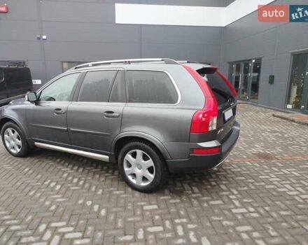 Серый Вольво ХС90, объемом двигателя 2.4 л и пробегом 281 тыс. км за 10000 $, фото 1 на Automoto.ua