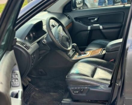 Серый Вольво ХС90, объемом двигателя 2.4 л и пробегом 350 тыс. км за 6500 $, фото 7 на Automoto.ua