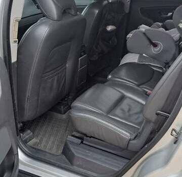 Сірий Вольво ХС90, об'ємом двигуна 2.4 л та пробігом 275 тис. км за 12500 $, фото 7 на Automoto.ua