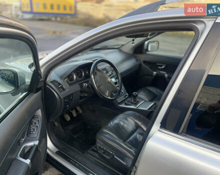 Серый Вольво ХС90, объемом двигателя 2.4 л и пробегом 343 тыс. км за 10500 $, фото 12 на Automoto.ua