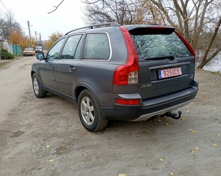 Серый Вольво ХС90, объемом двигателя 2.4 л и пробегом 297 тыс. км за 7500 $, фото 2 на Automoto.ua