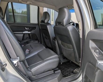 Серый Вольво ХС90, объемом двигателя 2.4 л и пробегом 250 тыс. км за 3650 $, фото 7 на Automoto.ua