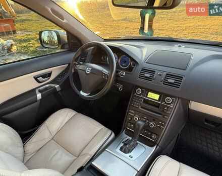 Сірий Вольво ХС90, об'ємом двигуна 2.4 л та пробігом 285 тис. км за 16163 $, фото 62 на Automoto.ua