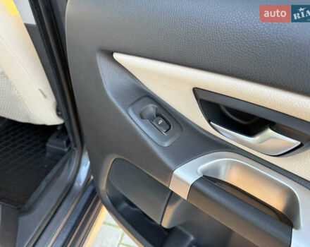 Сірий Вольво ХС90, об'ємом двигуна 2.4 л та пробігом 285 тис. км за 16163 $, фото 50 на Automoto.ua