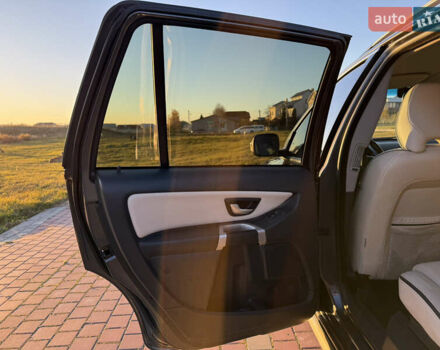 Сірий Вольво ХС90, об'ємом двигуна 2.4 л та пробігом 285 тис. км за 16163 $, фото 35 на Automoto.ua