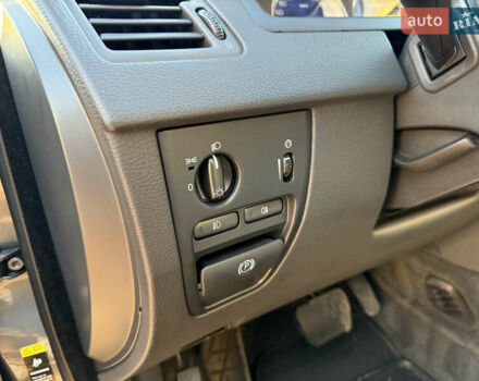 Сірий Вольво ХС90, об'ємом двигуна 2.4 л та пробігом 285 тис. км за 16163 $, фото 22 на Automoto.ua