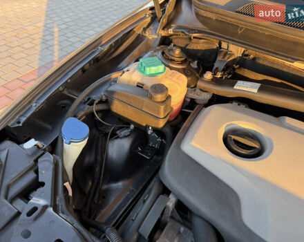 Сірий Вольво ХС90, об'ємом двигуна 2.4 л та пробігом 285 тис. км за 16163 $, фото 68 на Automoto.ua