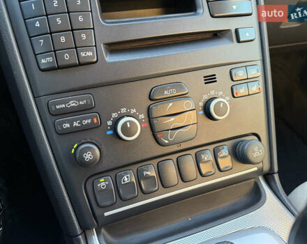 Сірий Вольво ХС90, об'ємом двигуна 2.4 л та пробігом 285 тис. км за 16163 $, фото 30 на Automoto.ua