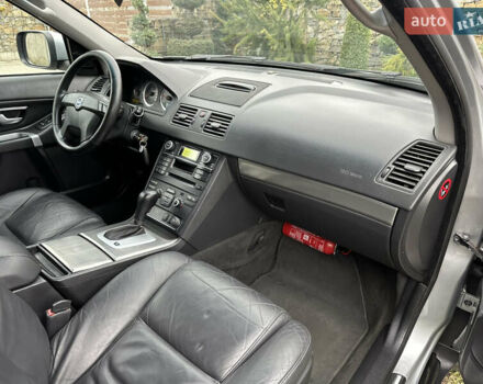 Сірий Вольво ХС90, об'ємом двигуна 2.4 л та пробігом 240 тис. км за 15999 $, фото 71 на Automoto.ua