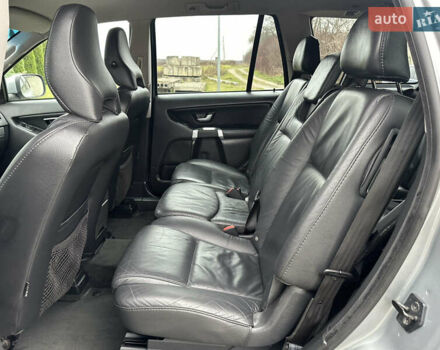 Сірий Вольво ХС90, об'ємом двигуна 2.4 л та пробігом 240 тис. км за 15999 $, фото 82 на Automoto.ua