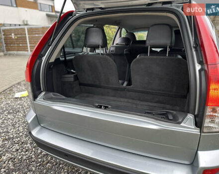 Сірий Вольво ХС90, об'ємом двигуна 2.4 л та пробігом 240 тис. км за 15999 $, фото 87 на Automoto.ua