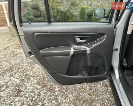 Сірий Вольво ХС90, об'ємом двигуна 2.4 л та пробігом 240 тис. км за 15999 $, фото 80 на Automoto.ua