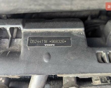 Сірий Вольво ХС90, об'ємом двигуна 2.4 л та пробігом 335 тис. км за 8000 $, фото 13 на Automoto.ua