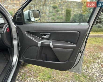 Сірий Вольво ХС90, об'ємом двигуна 2.4 л та пробігом 240 тис. км за 15999 $, фото 65 на Automoto.ua