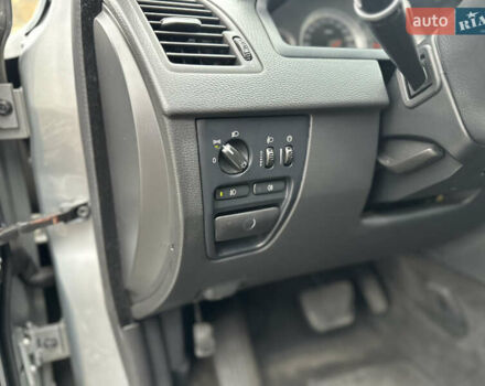 Сірий Вольво ХС90, об'ємом двигуна 2.4 л та пробігом 240 тис. км за 15999 $, фото 51 на Automoto.ua