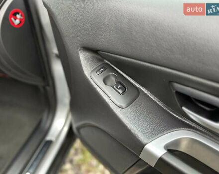 Сірий Вольво ХС90, об'ємом двигуна 2.4 л та пробігом 240 тис. км за 15999 $, фото 66 на Automoto.ua